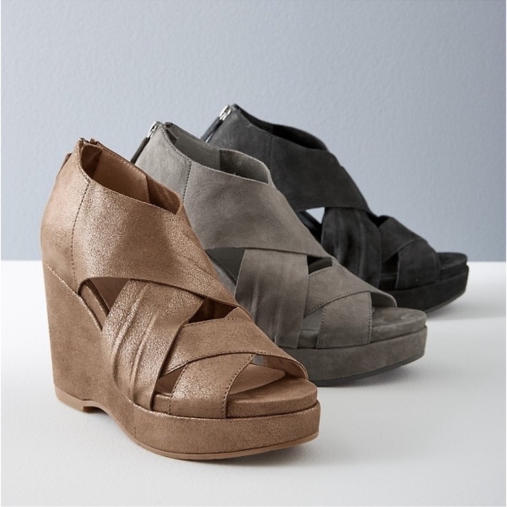 Eileen Fisher Bella Suede Platform Wedge Sandals in Black, 9 1/2 US - new